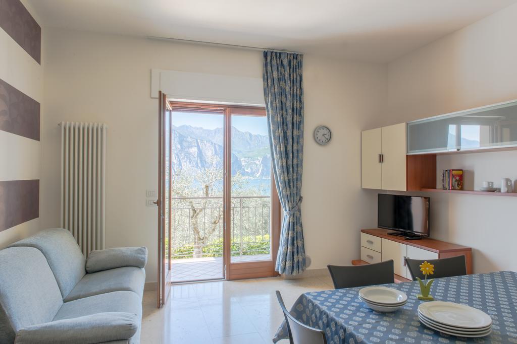 ברנצונה סול גארדה Villa Due Leoni - Residence מראה חיצוני תמונה