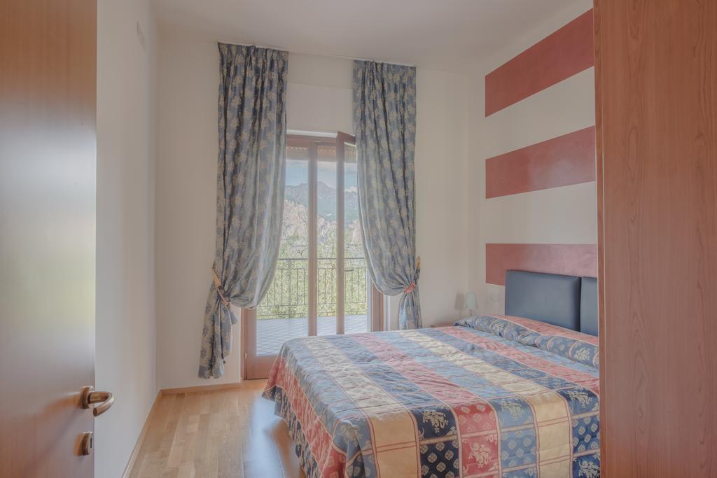 ברנצונה סול גארדה Villa Due Leoni - Residence מראה חיצוני תמונה
